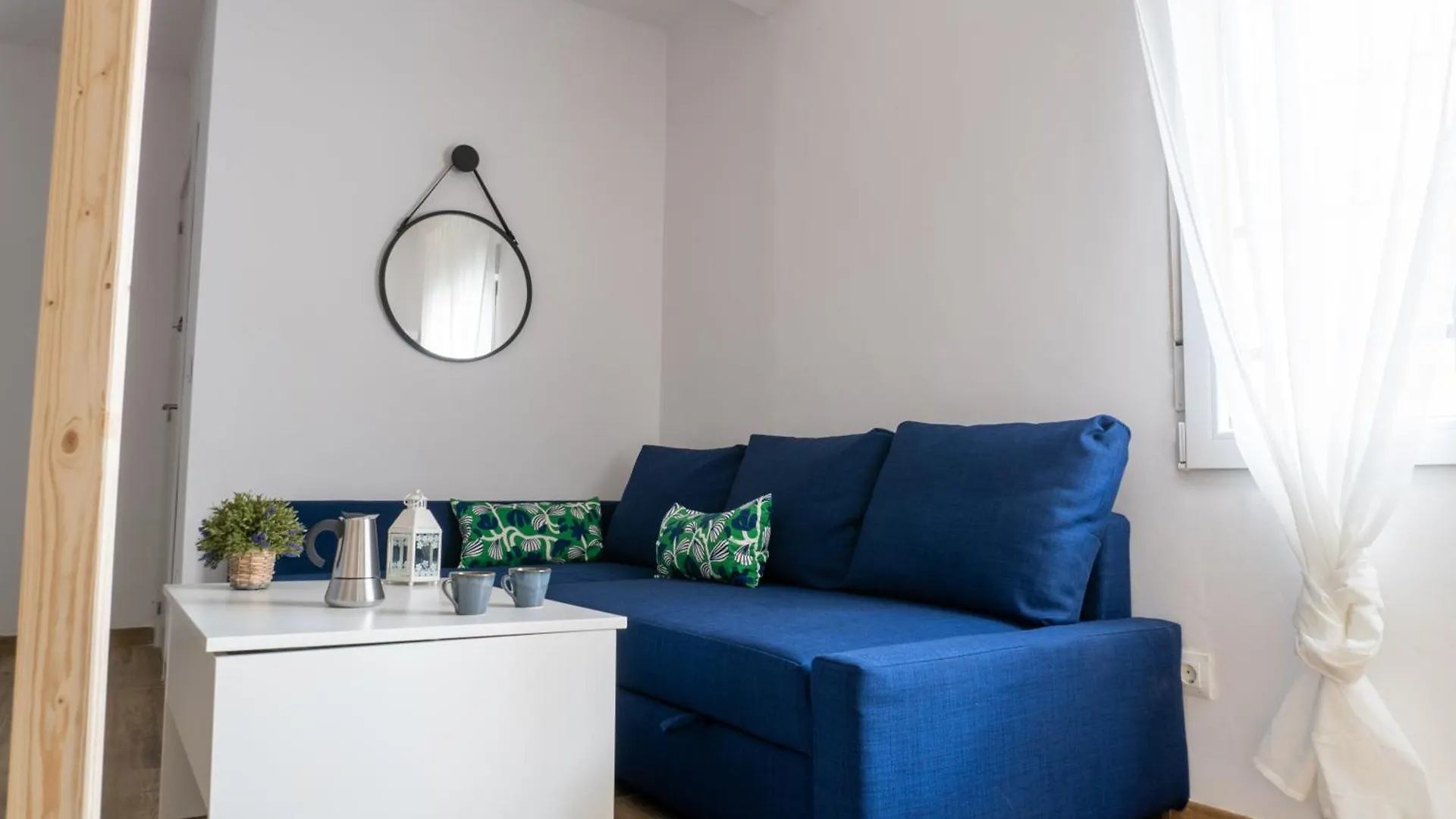Estudio Completo A Estrenar En Triana Seville 0*,