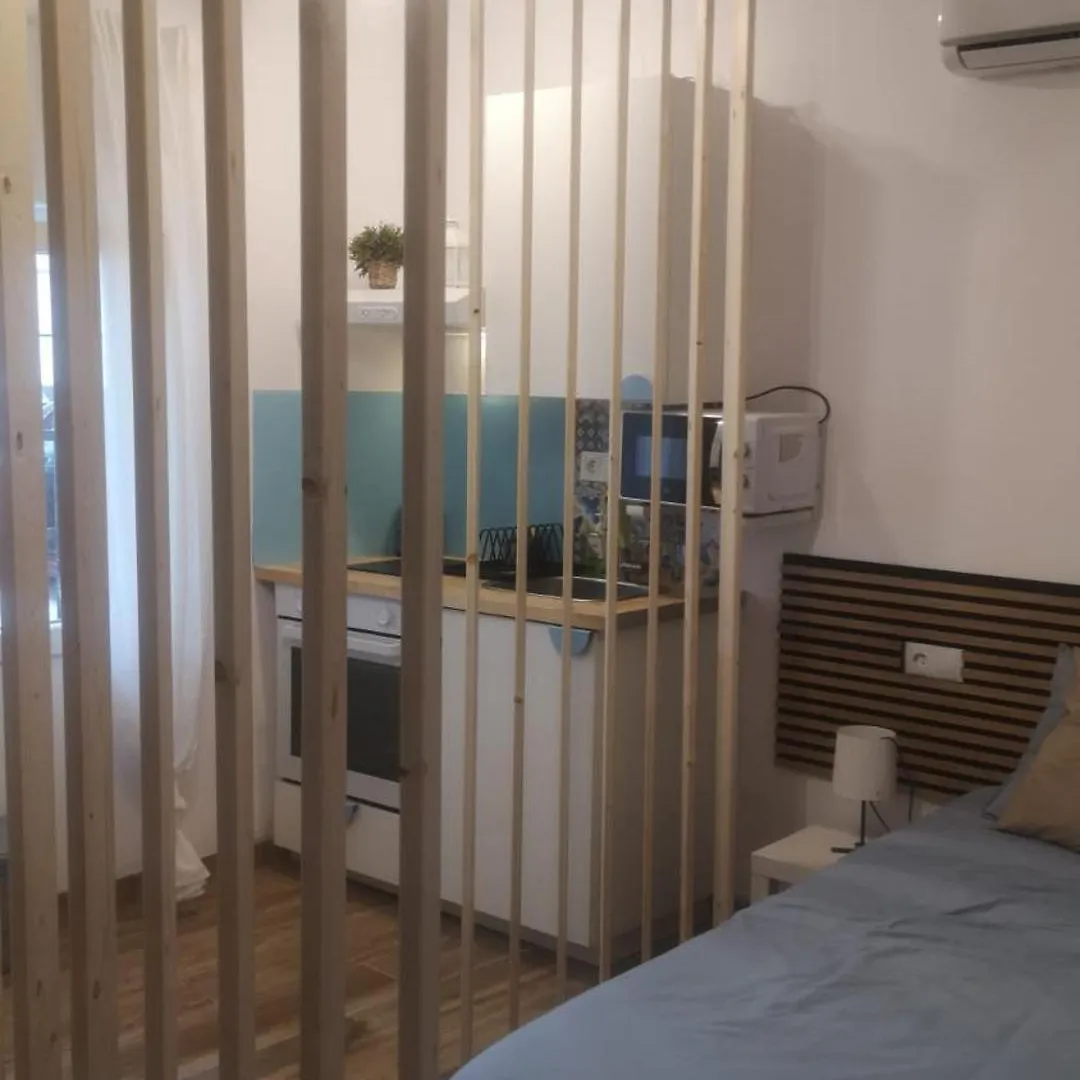 Apartamento Estudio Completo A Estrenar En Triana Sevilla