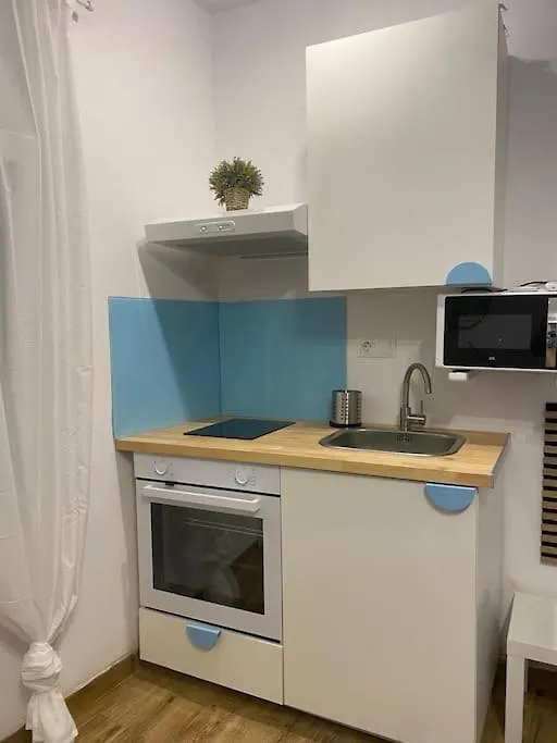 Estudio Completo A Estrenar En Triana Seville